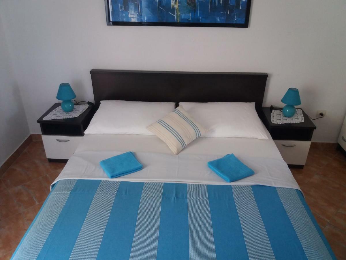 Apartments Erceg Omiš Eksteriør bilde