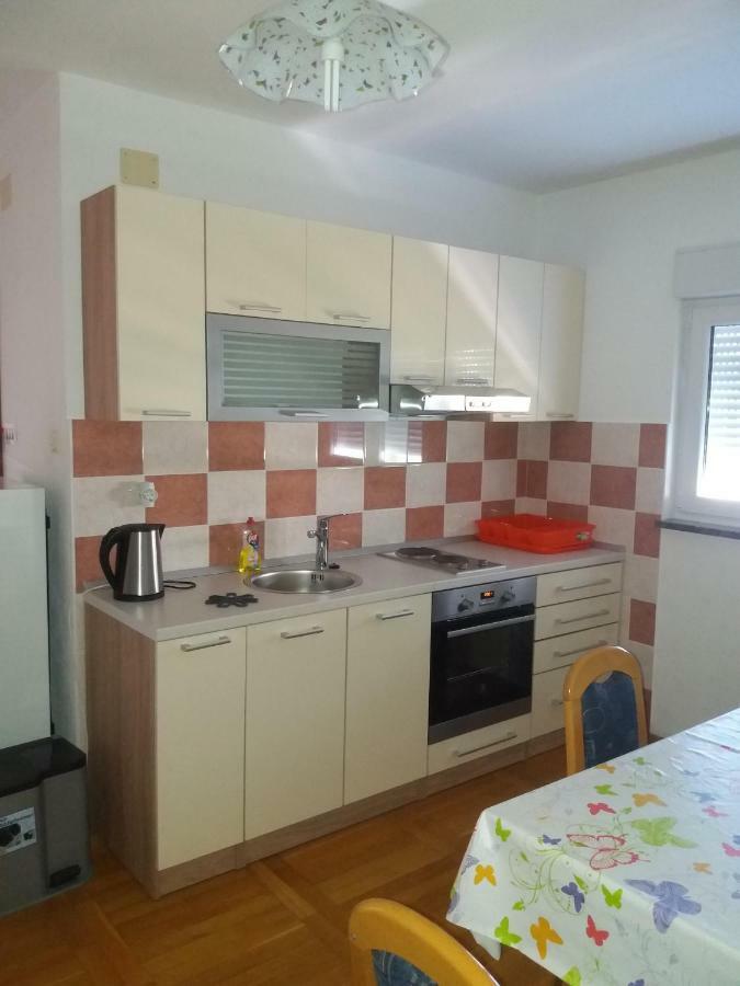 Apartments Erceg Omiš Eksteriør bilde
