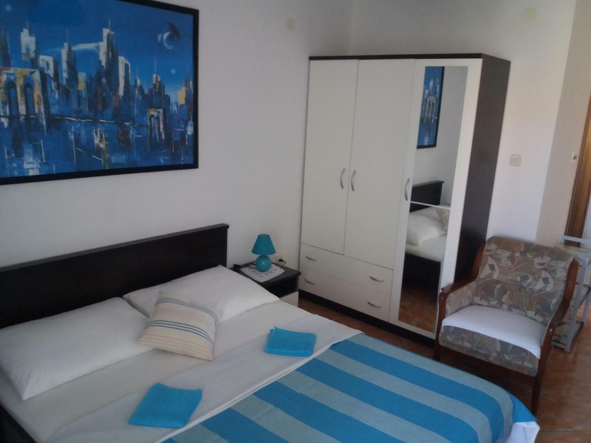 Apartments Erceg Omiš Eksteriør bilde