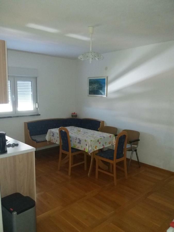 Apartments Erceg Omiš Eksteriør bilde